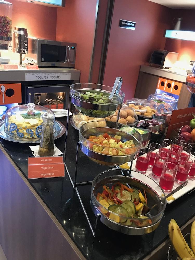 Hampton By Hilton Bogota Usaquen Екстер'єр фото
